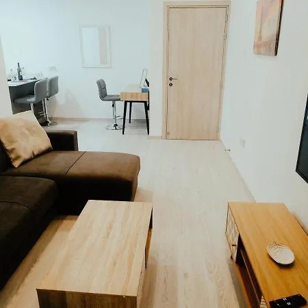 Charming Retreat Kato 400m To The Apartment