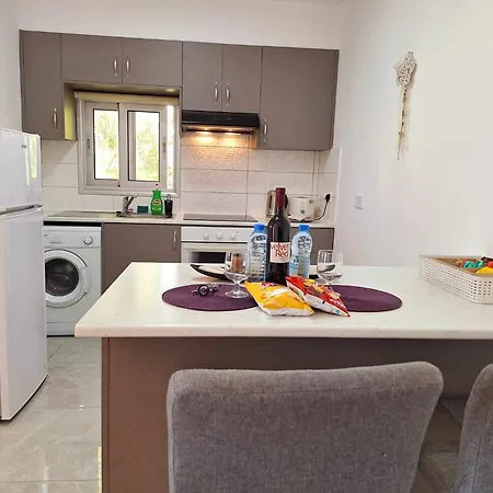 Charming Retreat Kato 400m To The * Paphos