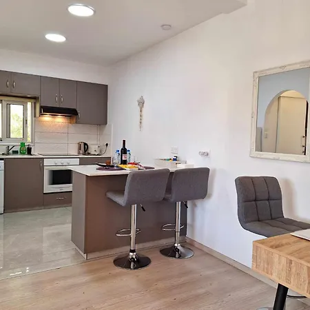 Charming Retreat Kato 400m To The Apartment Paphos