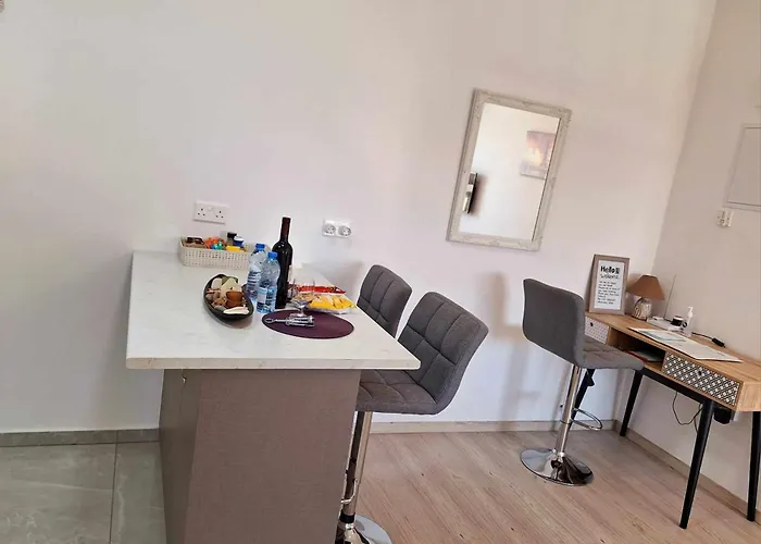 Charming Retreat Kato 400m To The *