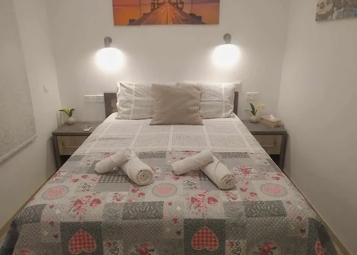 Charming Retreat Kato 400m To The パ フォス