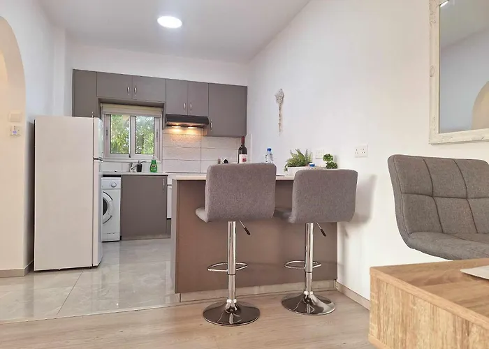 Charming Retreat Kato 400m To The パ フォス