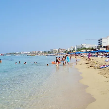 Charming Retreat Kato 400m To The Daire